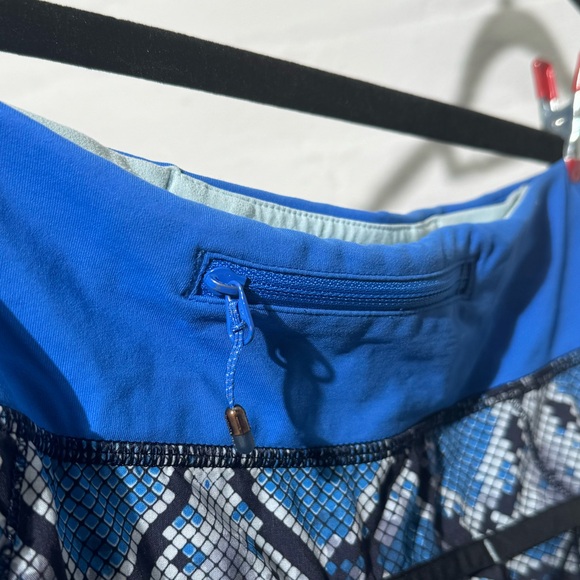 Lululemon Run Speed Short 4-way Stretch in Blue Snake Promt - Picture 7 of 10